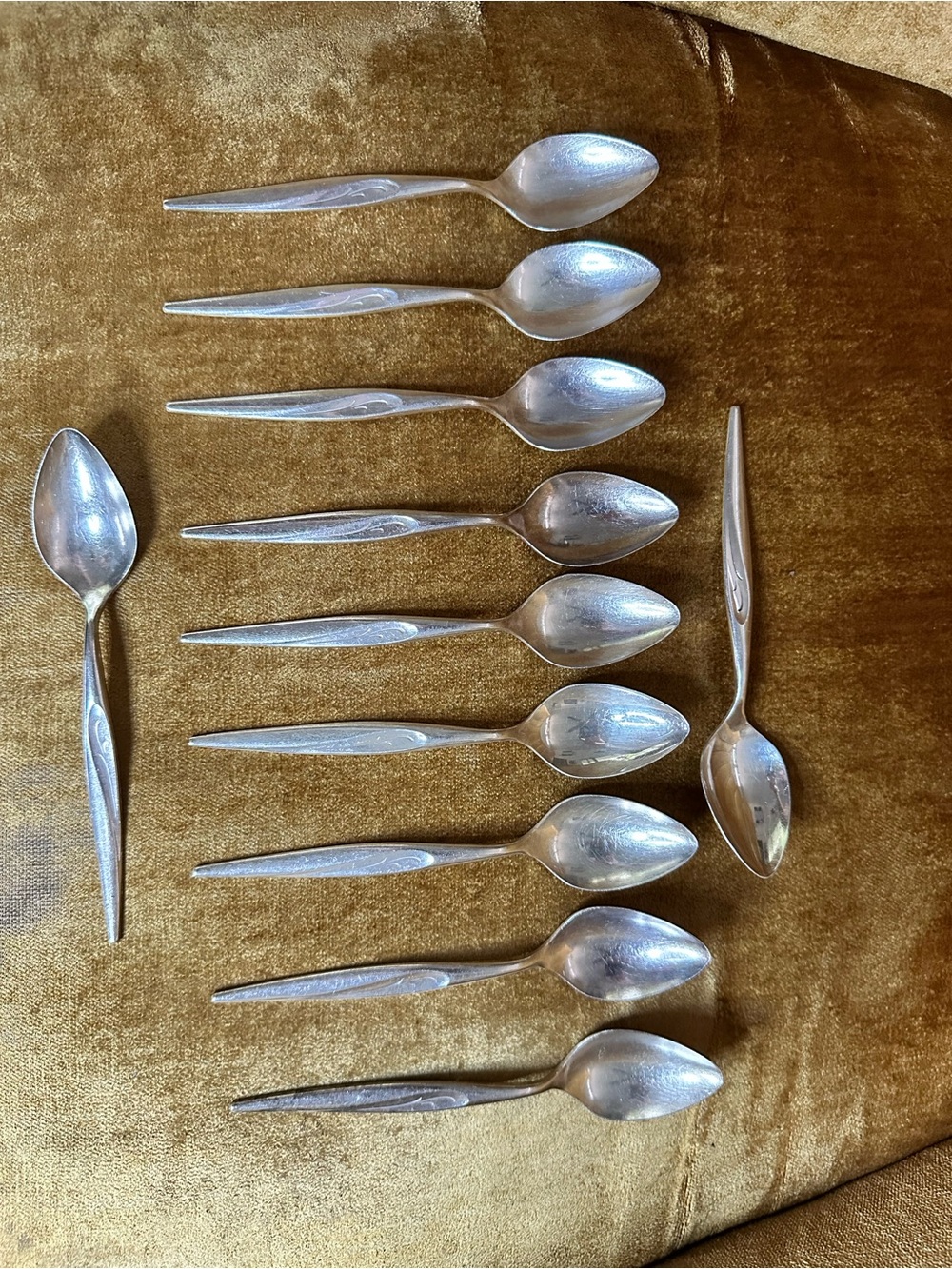 Set of 11 Vintage 60s Oneida Community Flight Silver Plated Teaspoons MCM